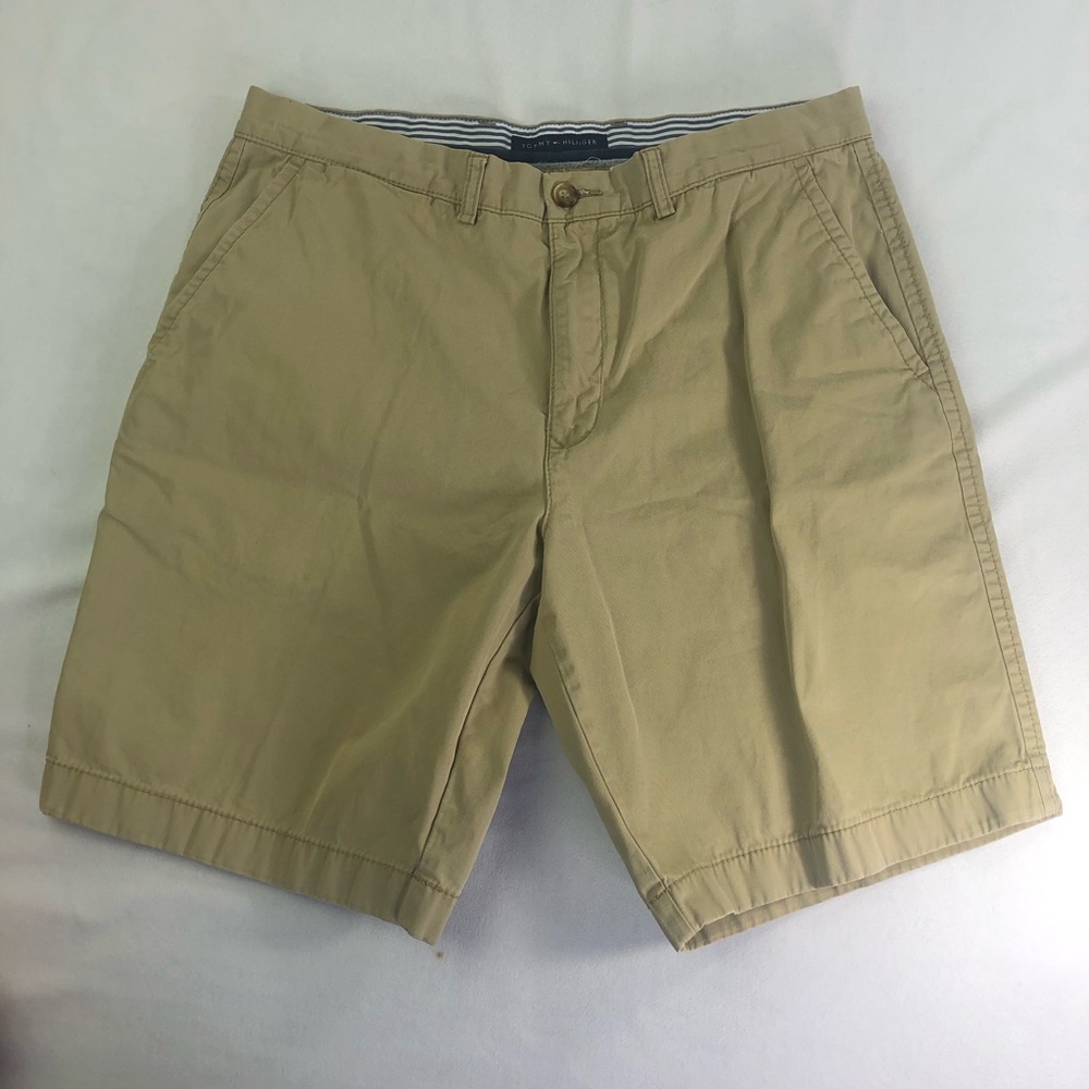 Tommy Hilfiger Tan Basic Shorts Men’s 36 Pockets Cotton Casual Outing Preppy